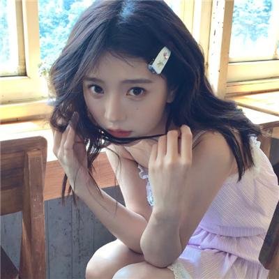 戴脚镣的女孩